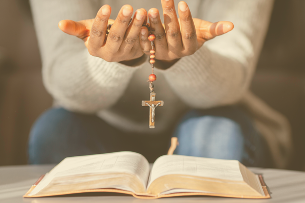 Você sabe como rezar o Santo Terço?